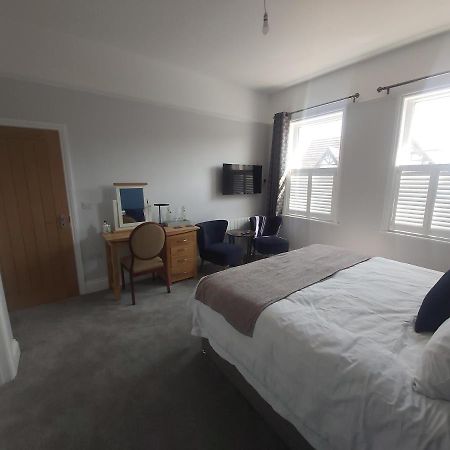 Bed and Breakfast Bay House Totland  Екстер'єр фото