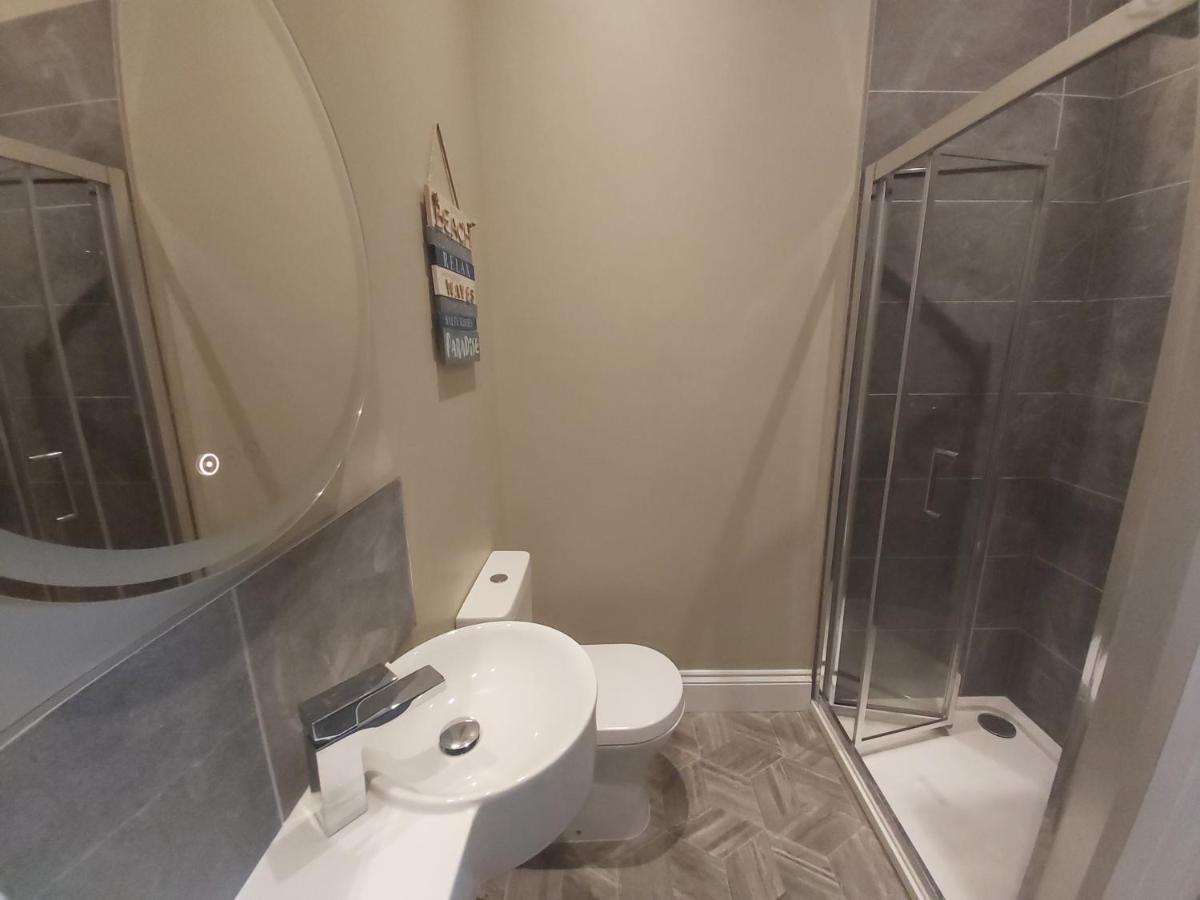 Bed and Breakfast Bay House Totland  Екстер'єр фото